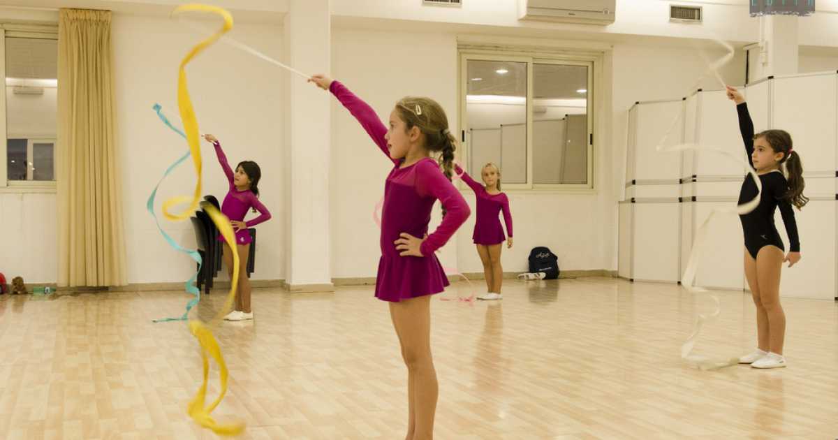 Le piccole atlete baresi della ginnastica ritmica: a 6 anni tra nastri, cerchi e ruote